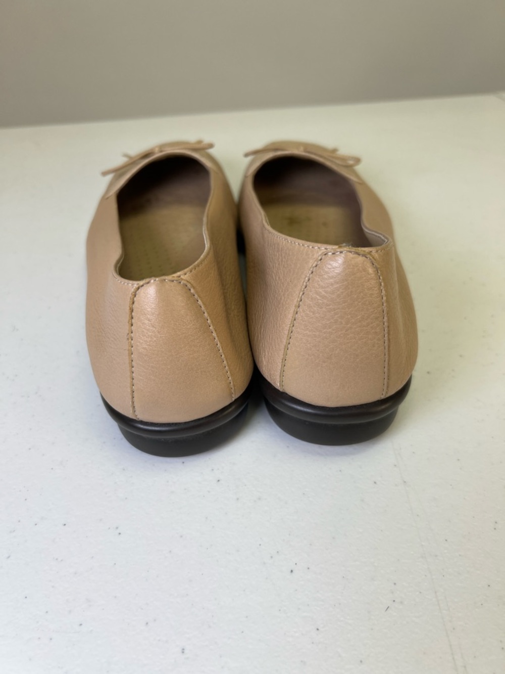 AEROSOLES Women's Tan Croc-Detail Leather Upper Loafers with Bow Size 9B - Picture 7 of 17